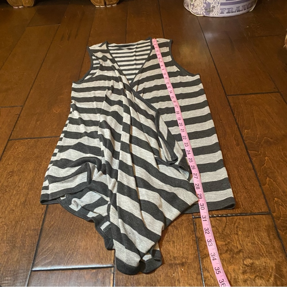 Gray striped open cardigan sweater - Picture 4 of 8